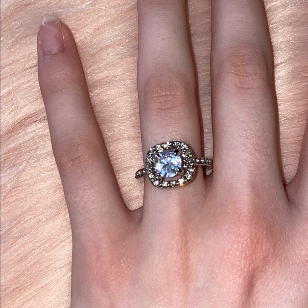 Ring - Picture 5 of 6